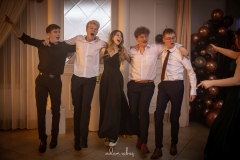 de440920-8e15-431e-81cf-59aeaa1949c5_rw_1920